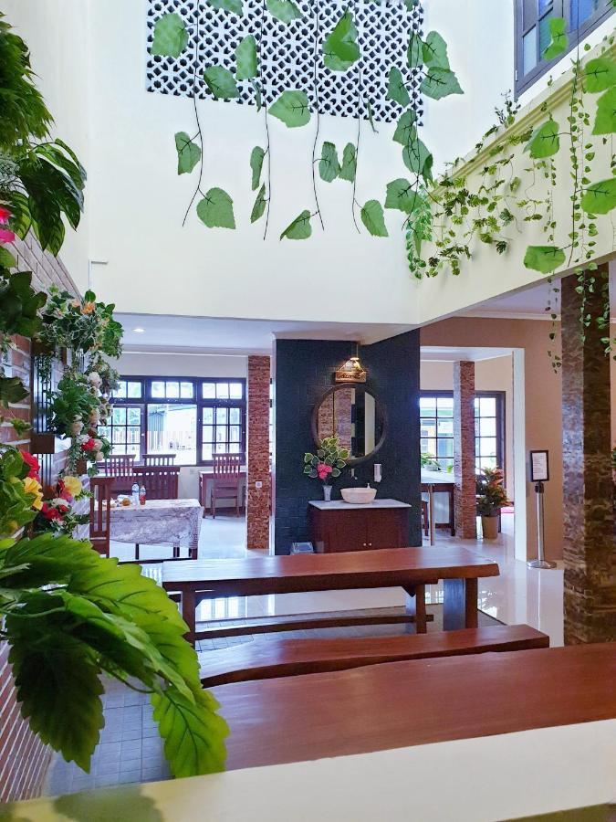 Maple Tree Homestay Maguwo Ngoại thất bức ảnh