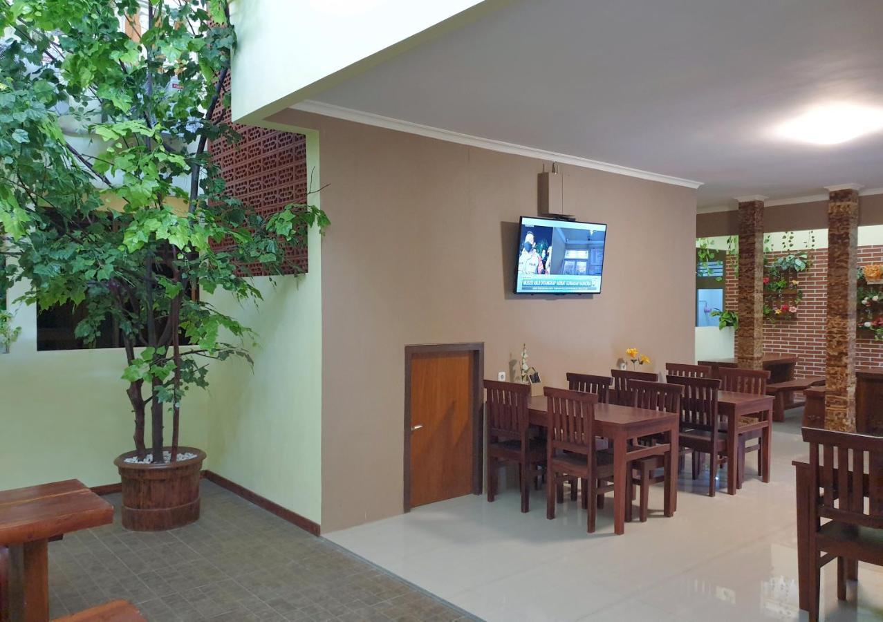 Maple Tree Homestay Maguwo Ngoại thất bức ảnh