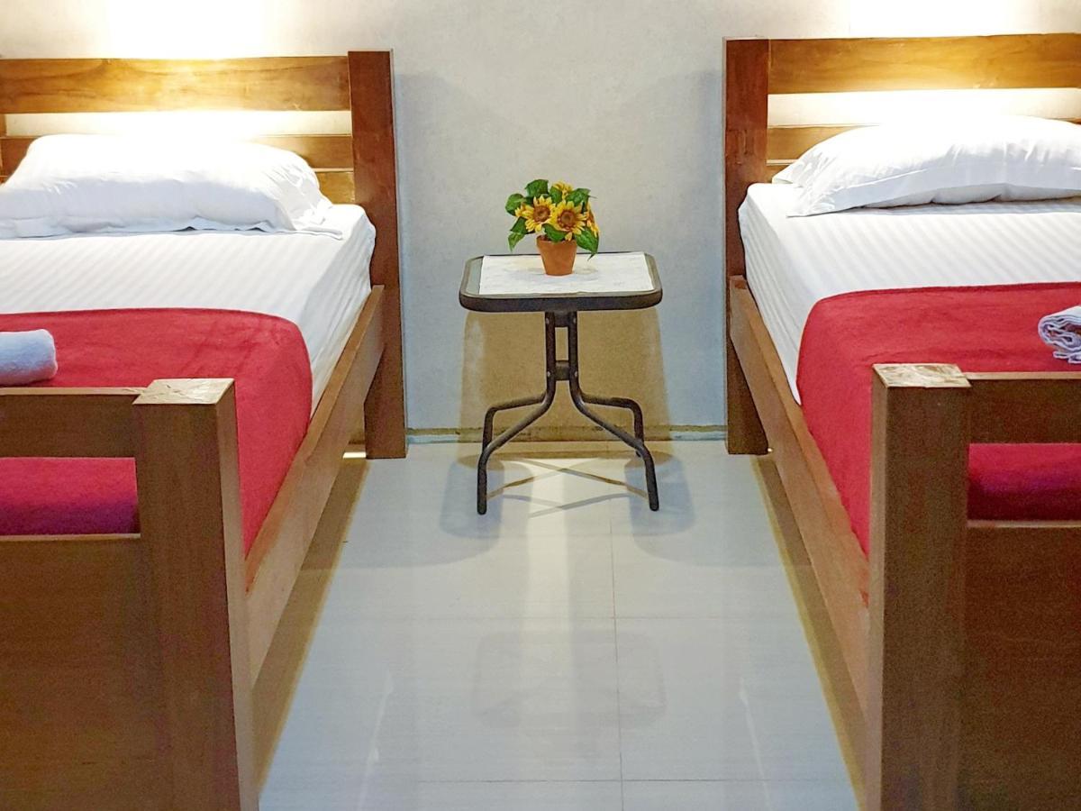 Maple Tree Homestay Maguwo Ngoại thất bức ảnh