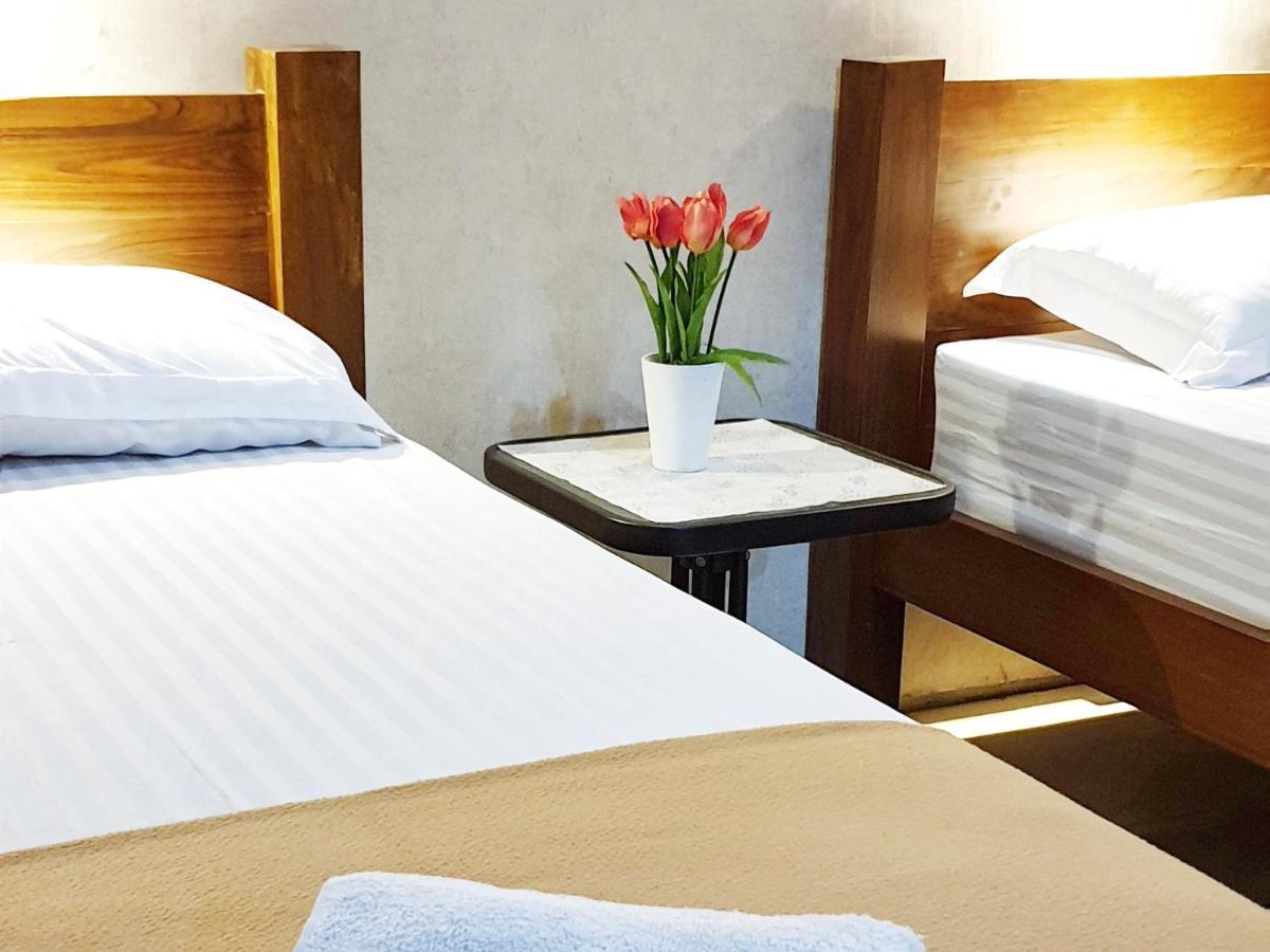 Maple Tree Homestay Maguwo Ngoại thất bức ảnh